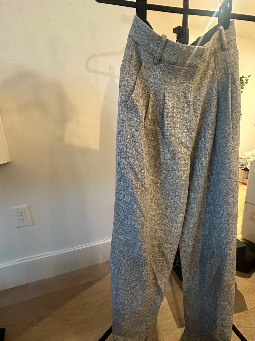 H&M Women’s Heather Gray Pleated  Trousers
